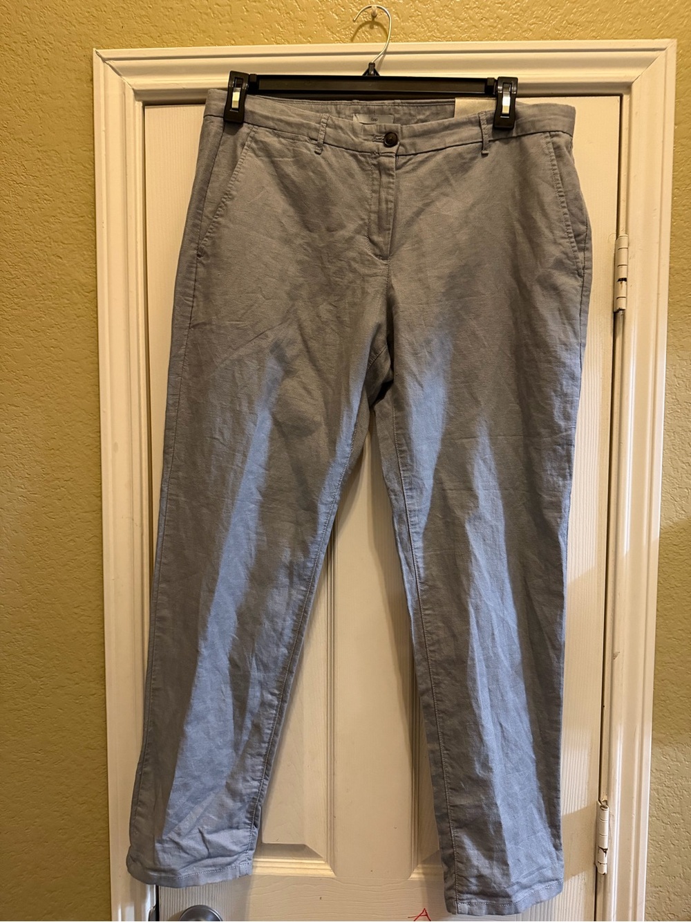 GAP Broken-in-Straight Gray Women's Khakis size 12 New